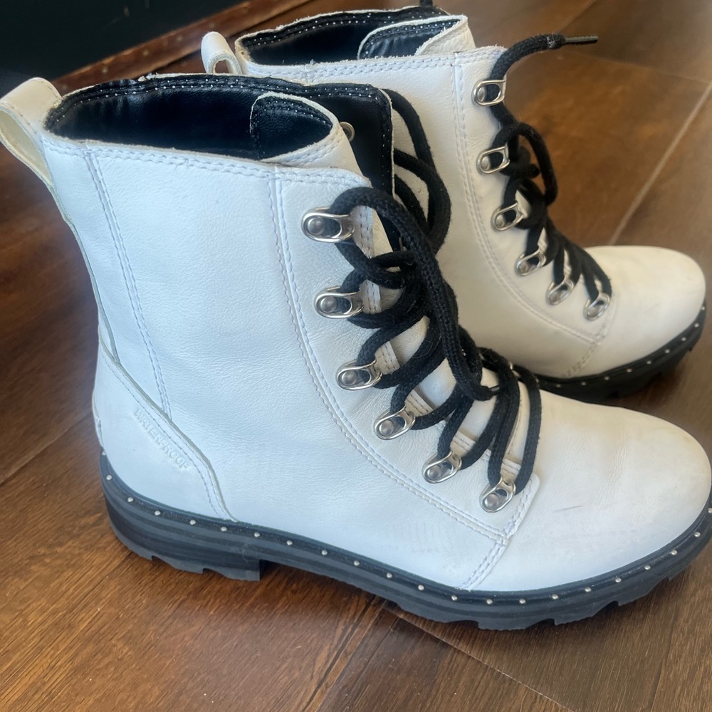 Sorel Lennox Lace Waterproof Leather Boots- Women’s 9.5
